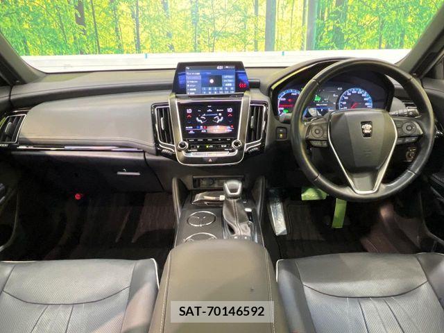 Toyota CROWN SEDAN 2018-08 8665996-1