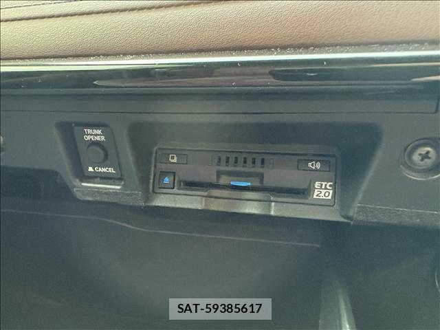 Toyota CROWN SEDAN 2019-01 8658572-13