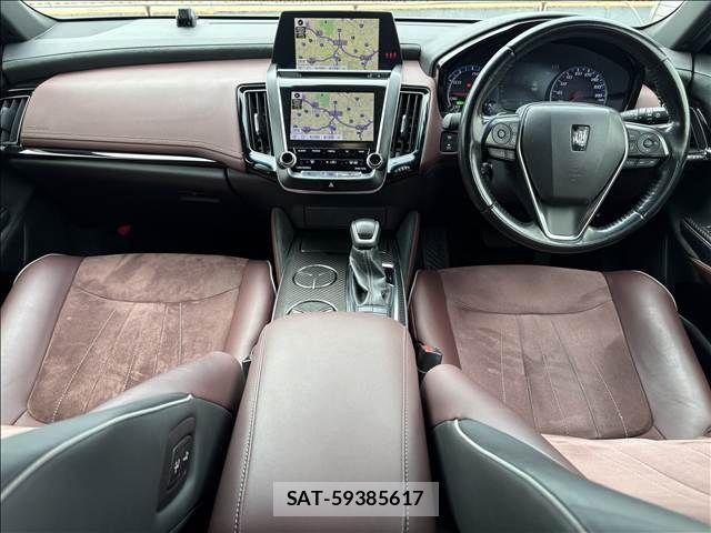Toyota CROWN SEDAN 2019-01 8658572-1