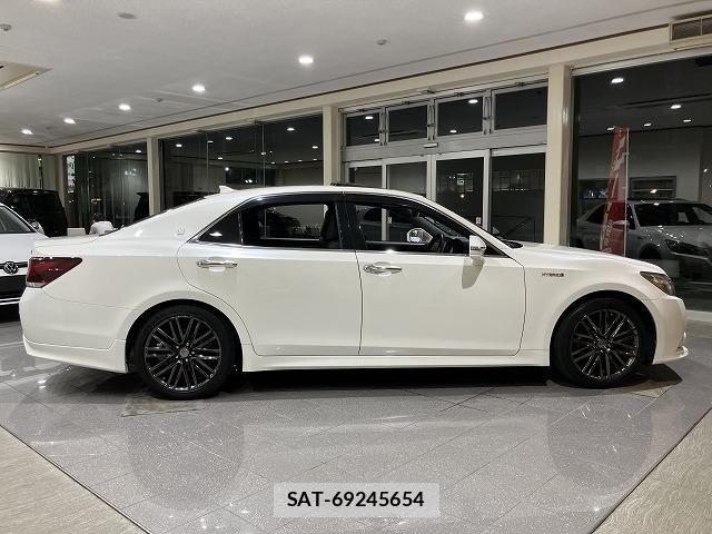 Toyota CROWN SEDAN 2015-07 8658570-12