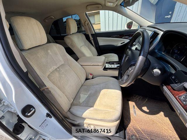 Toyota CROWN SEDAN 2015-11 8658576-15