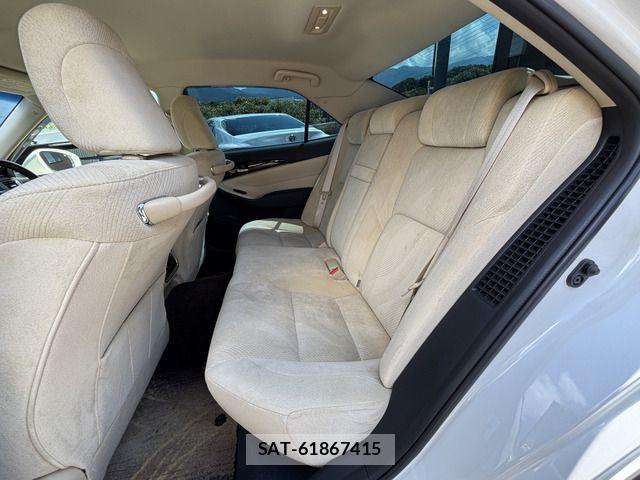 Toyota CROWN SEDAN 2015-11 8658576-18