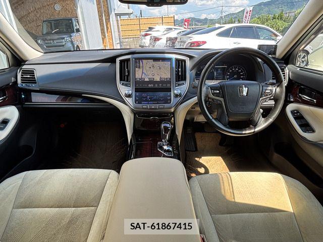 Toyota CROWN SEDAN 2015-11 8658576-1