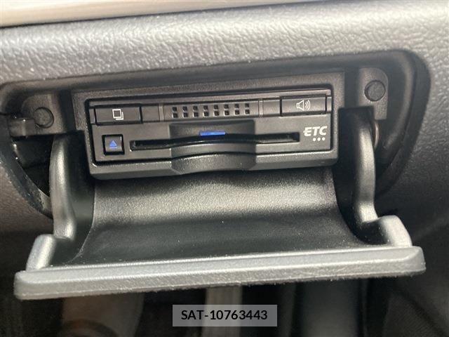 Toyota CROWN SEDAN 2016-02 8658581-4