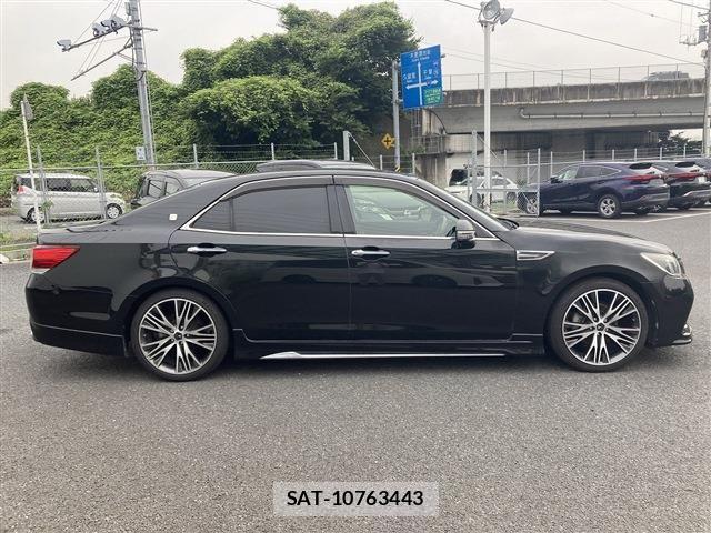 Toyota CROWN SEDAN 2016-02 8658581-8