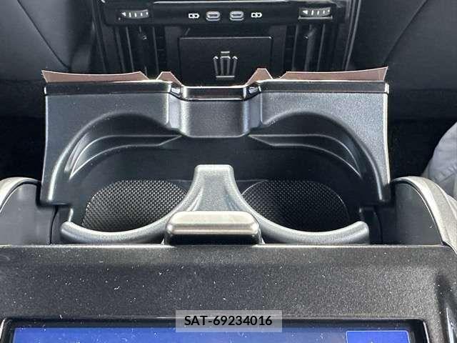 Toyota CROWN SEDAN 2024-05 8658559-12
