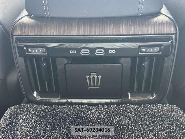 Toyota CROWN SEDAN 2024-05 8658559-8