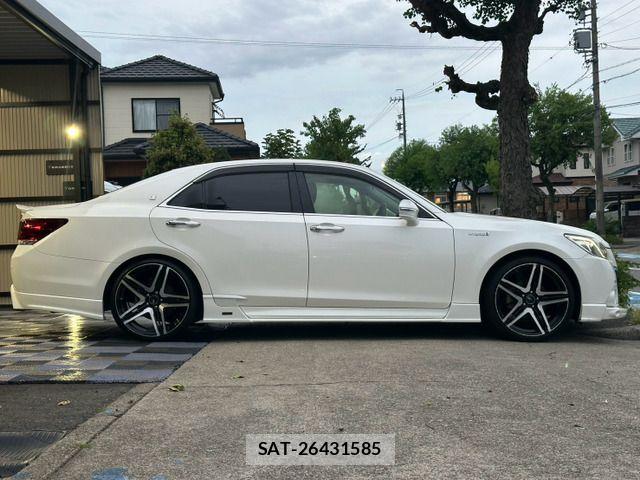Toyota CROWN SEDAN 2013-07 8658582-11