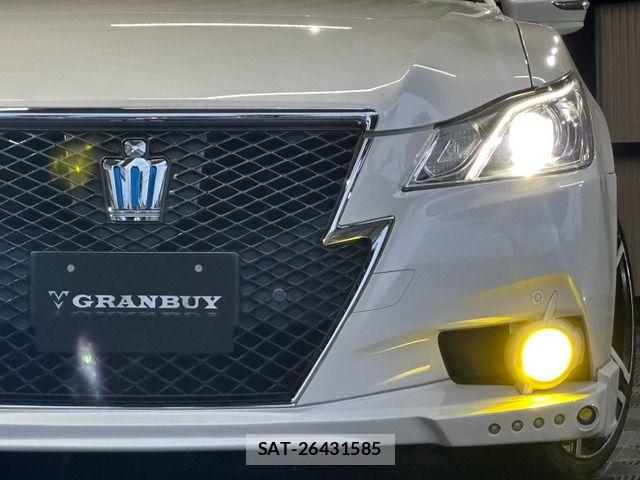 Toyota CROWN SEDAN 2013-07 8658582-18