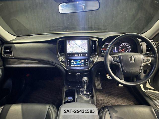 Toyota CROWN SEDAN 2013-07 8658582-4