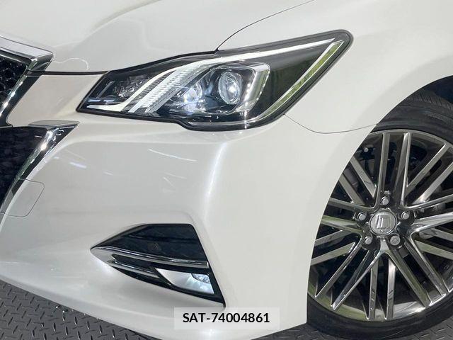 Toyota CROWN SEDAN 2015-12 8685356-11