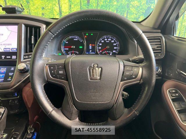 Toyota CROWN SEDAN 2013-08 8685357-10