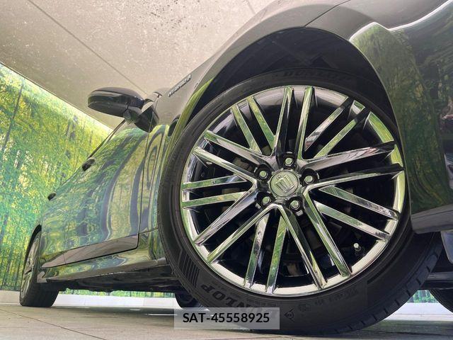 Toyota CROWN SEDAN 2013-08 8685357-12