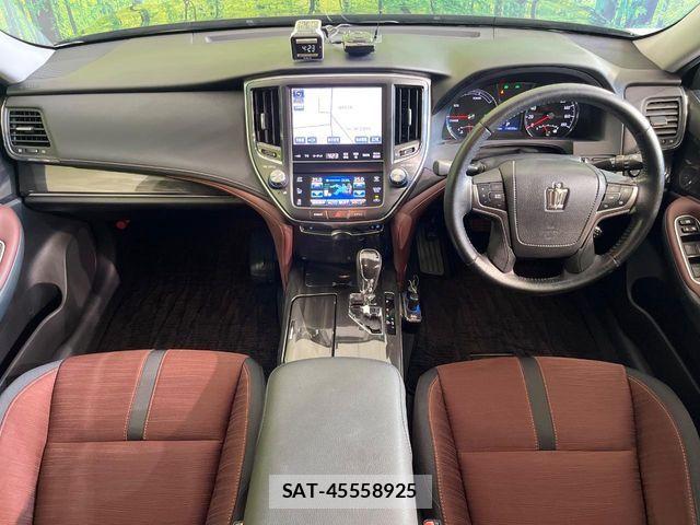 Toyota CROWN SEDAN 2013-08 8685357-1