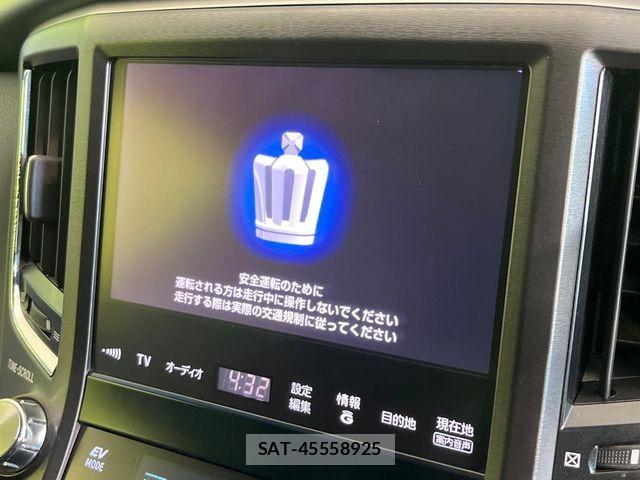 Toyota CROWN SEDAN 2013-08 8685357-2