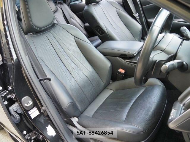 Toyota CROWN SEDAN 2021-07 8741358-10