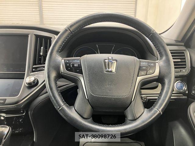 Toyota CROWN SEDAN 2013-07 8741409-26
