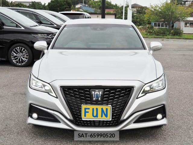 Toyota CROWN SEDAN 2022-01 8741370-1