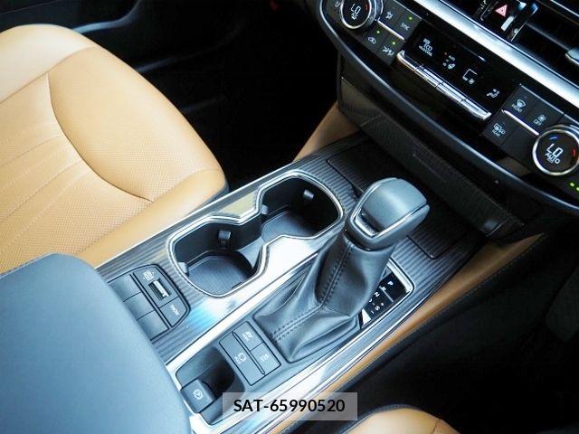 Toyota CROWN SEDAN 2022-01 8741370-25