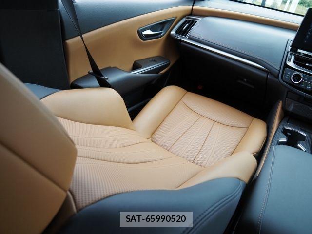Toyota CROWN SEDAN 2022-01 8741370-28
