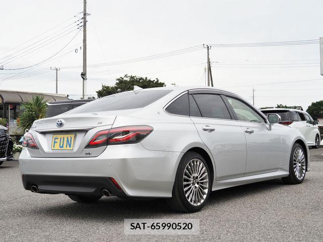 Toyota CROWN SEDAN 2022-01 8741370-4