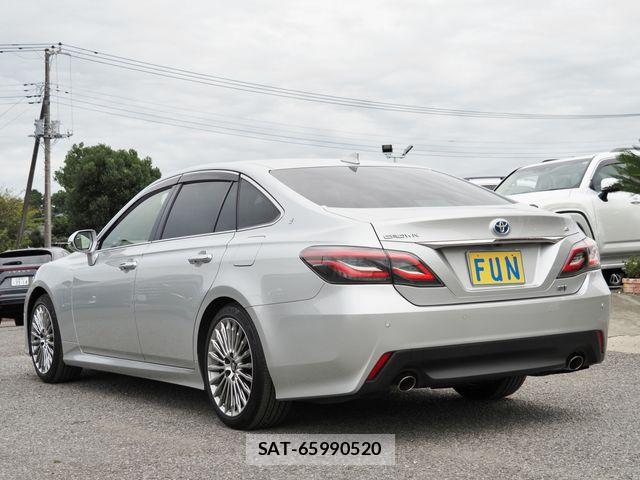 Toyota CROWN SEDAN 2022-01 8741370-5