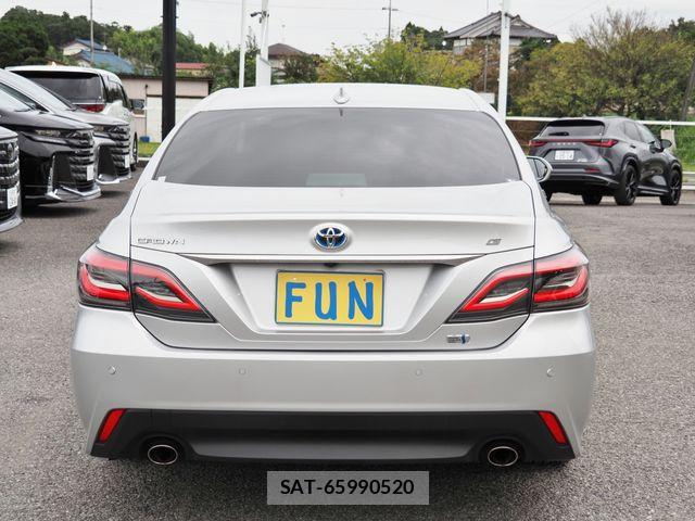 Toyota CROWN SEDAN 2022-01 8741370-6