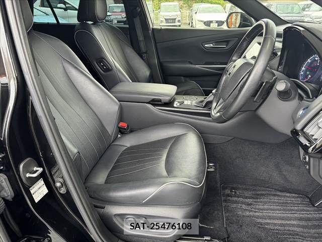 Toyota CROWN SEDAN 2019-08 8741362-15