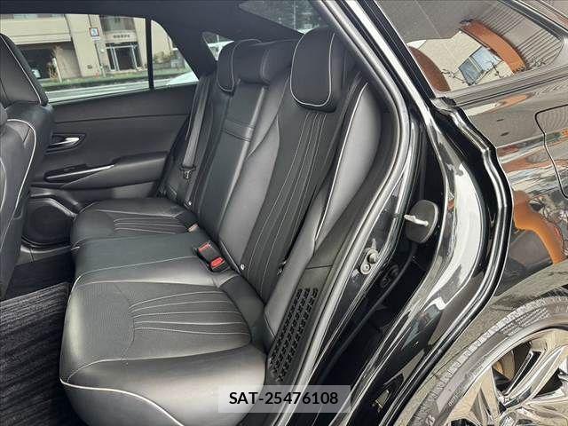 Toyota CROWN SEDAN 2019-08 8741362-18