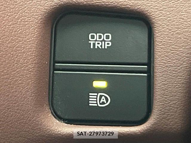 Toyota CROWN SEDAN 2020-03 8741383-8