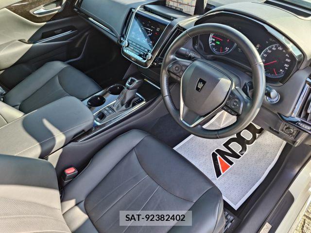 Toyota CROWN SEDAN 2020-01 8741357-10