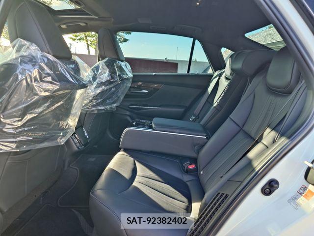 Toyota CROWN SEDAN 2020-01 8741357-23