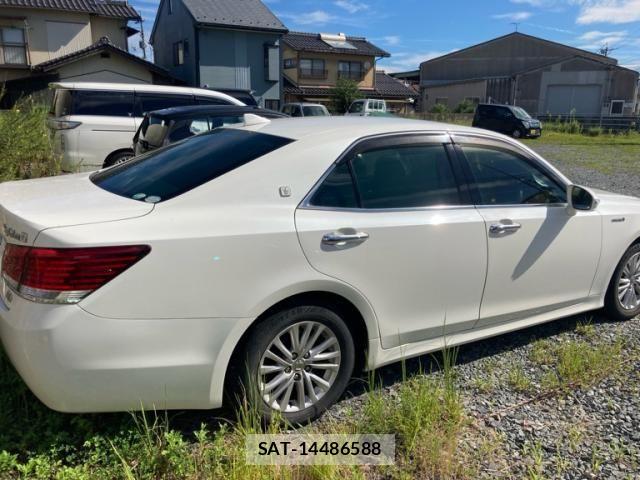 Toyota CROWN SEDAN 2016-10 8741429-3