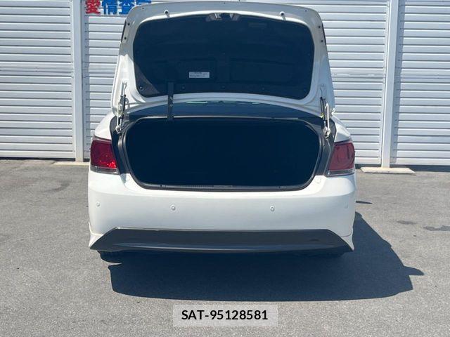 Toyota CROWN SEDAN 2013-10 8741419-11