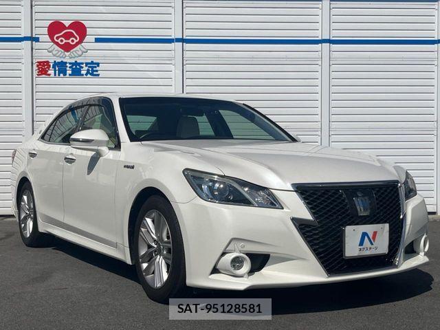 Toyota CROWN SEDAN 2013-10 8741419-16