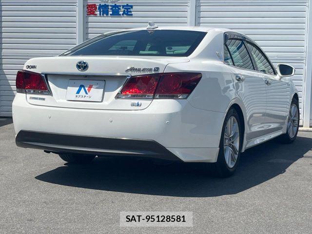 Toyota CROWN SEDAN 2013-10 8741419-17