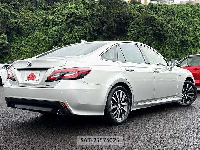 Toyota CROWN SEDAN 2019-04 8741407-2