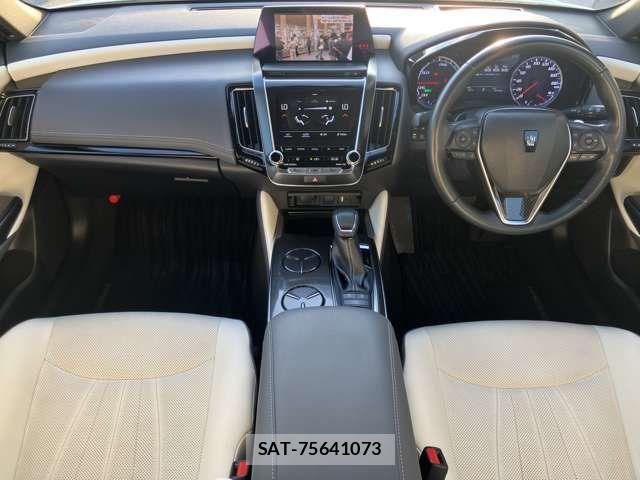 Toyota CROWN SEDAN 2019-07 8741379-1
