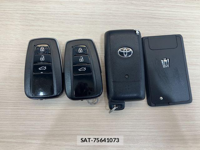 Toyota CROWN SEDAN 2019-07 8741379-19