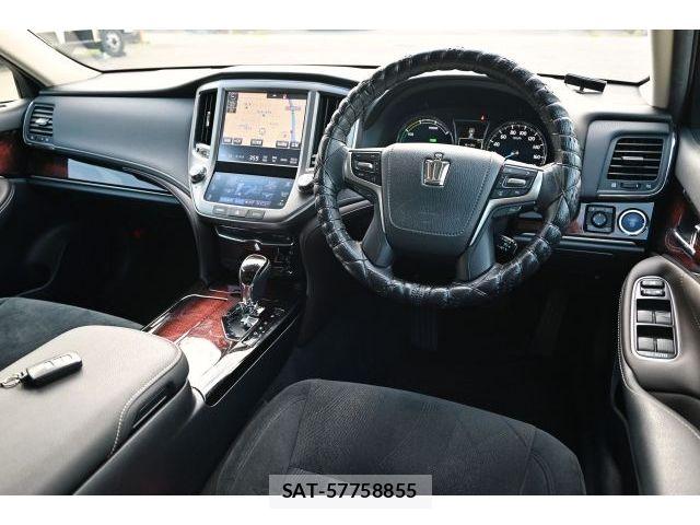 Toyota CROWN SEDAN 2016-03 8741412-1
