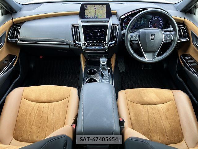 Toyota CROWN SEDAN 2020-02 8741395-1