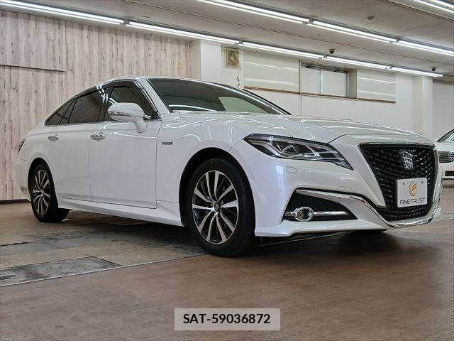 Toyota CROWN SEDAN 2018-07 8741410-14