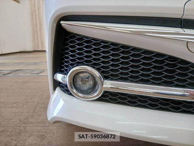 Toyota CROWN SEDAN 2018-07 8741410-23