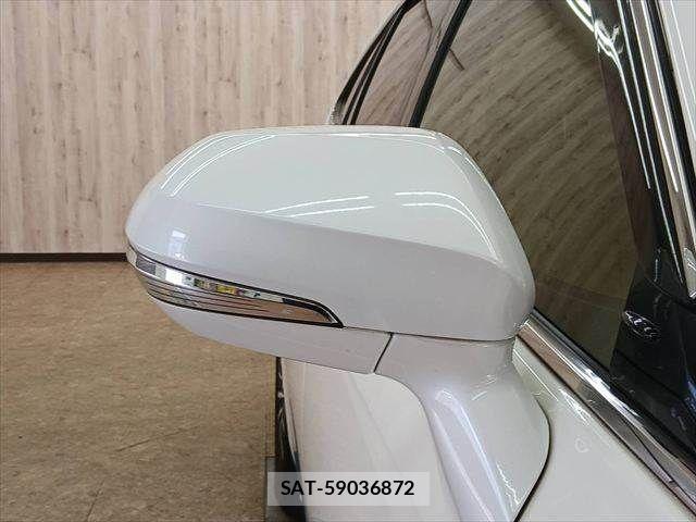 Toyota CROWN SEDAN 2018-07 8741410-25