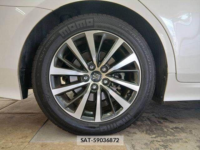 Toyota CROWN SEDAN 2018-07 8741410-26