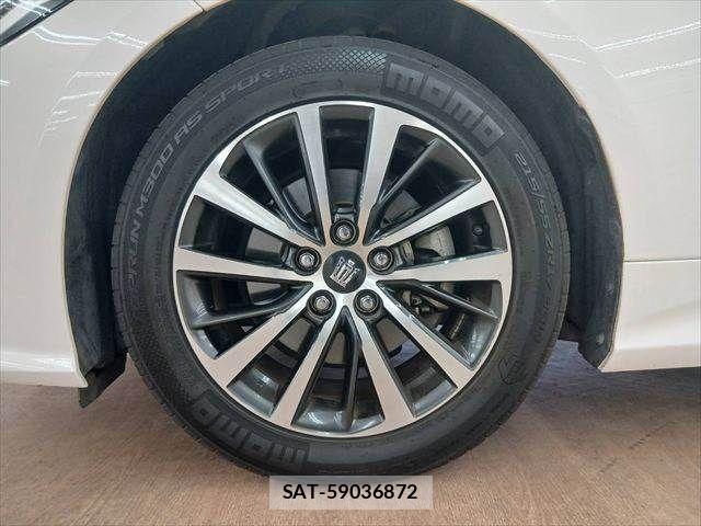 Toyota CROWN SEDAN 2018-07 8741410-28
