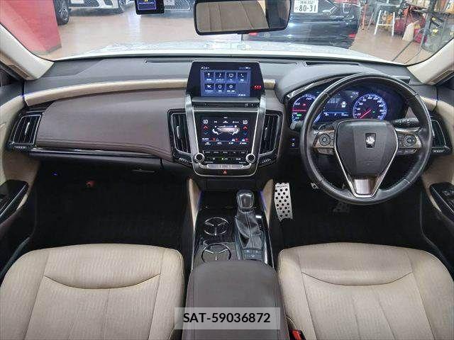 Toyota CROWN SEDAN 2018-07 8741410-2