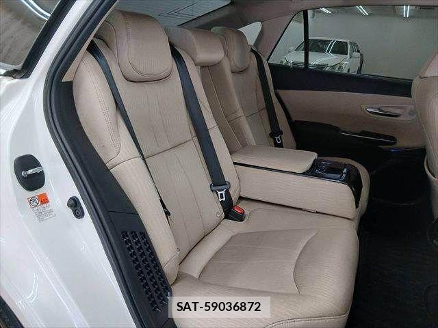 Toyota CROWN SEDAN 2018-07 8741410-7