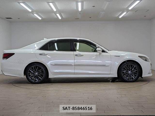 Toyota CROWN SEDAN 2014-12 8741425-17