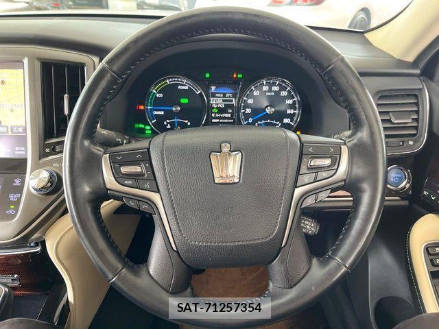 Toyota CROWN SEDAN 2018-03 8741393-10
